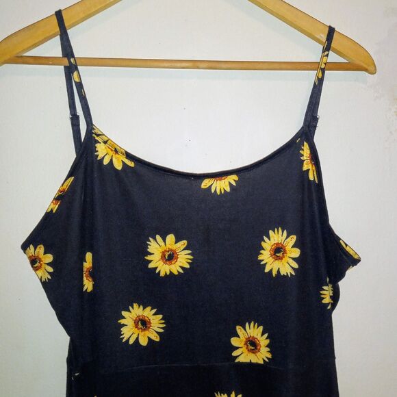 Luck Co Daisy Spaghetti Strap Sundress-Size XL-Adjustable Strap-Knee Length - Picture 3 of 10
